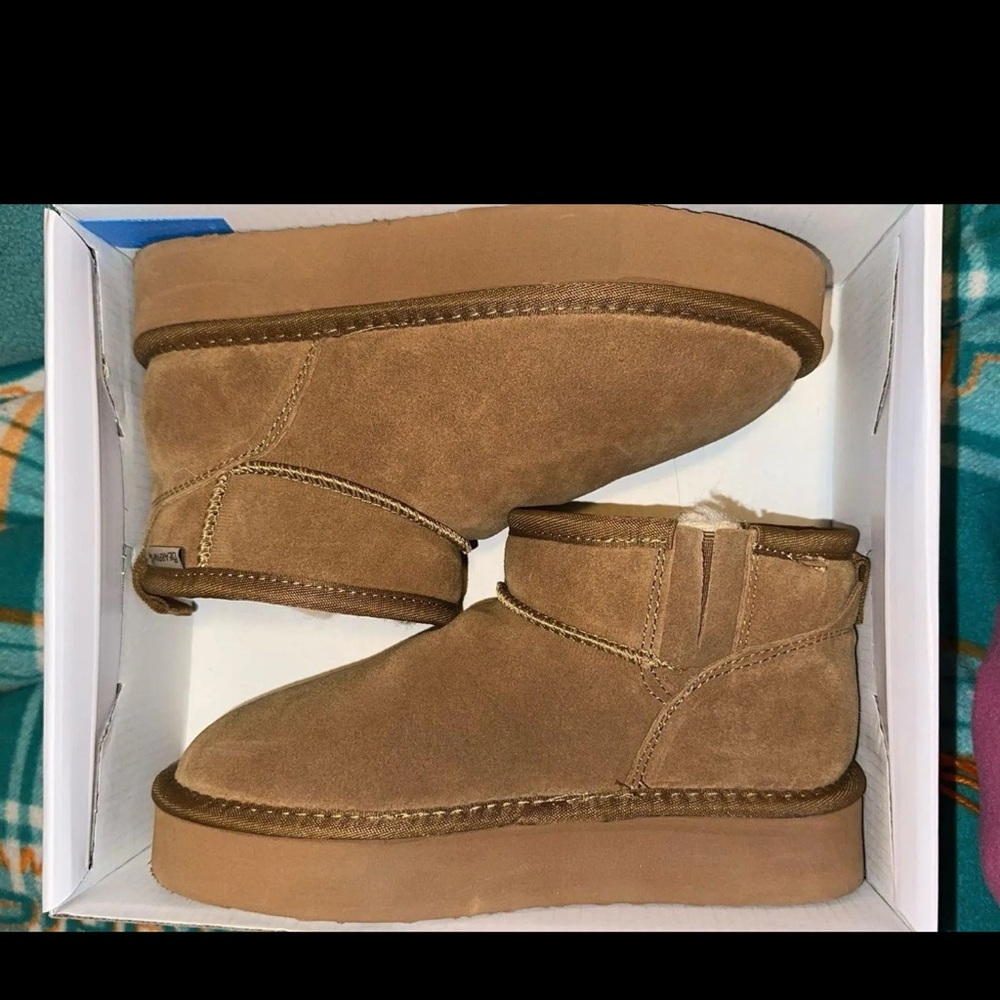 BearPaw Womens Brown Chukka Boots